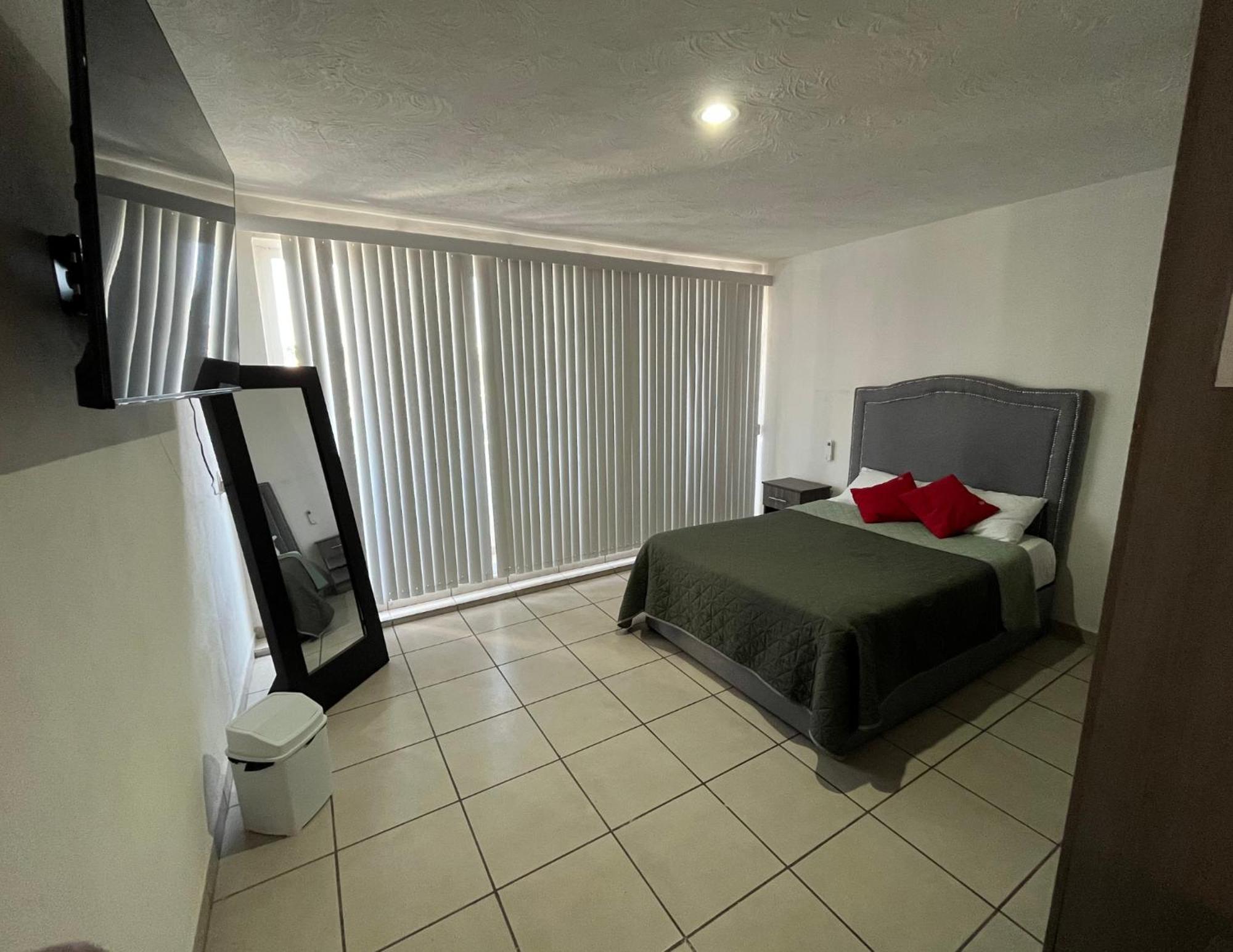 1 Venator House Boutique Aparthotel เลออน ภายนอก รูปภาพ